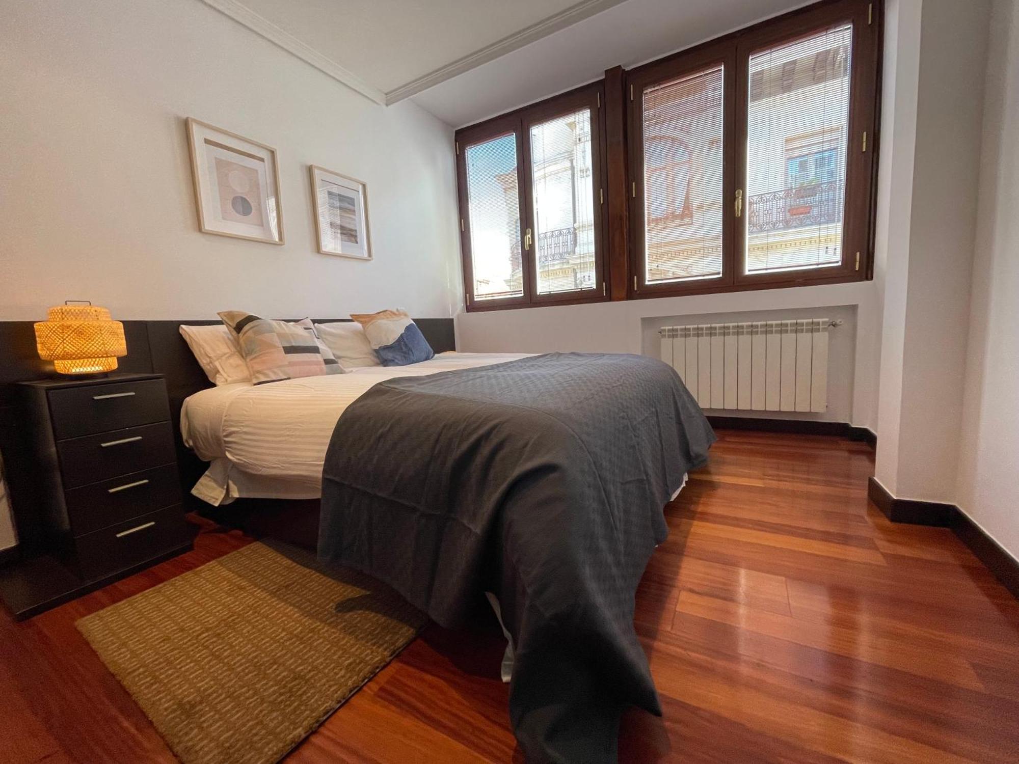 Atuaire Home Vivienda A Luminosa Parking Incluido En Plena Calle Comercial Burgo Екстериор снимка