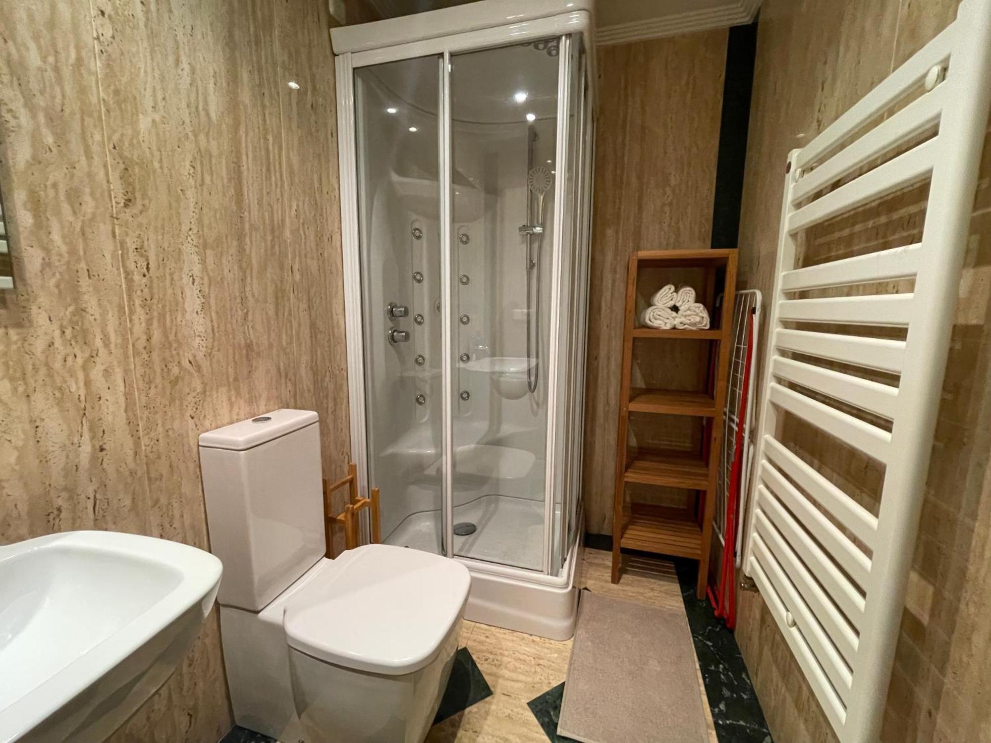 Atuaire Home Vivienda A Luminosa Parking Incluido En Plena Calle Comercial Burgo Екстериор снимка